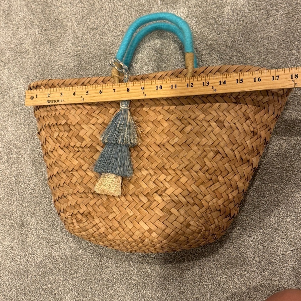 Kayu St. Tropez tote large blue handles and tassel straw basket bag - Picture 8 of 9